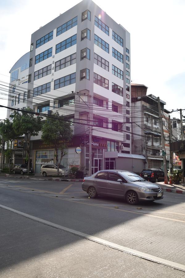 Like Home Bangkok Exterior photo